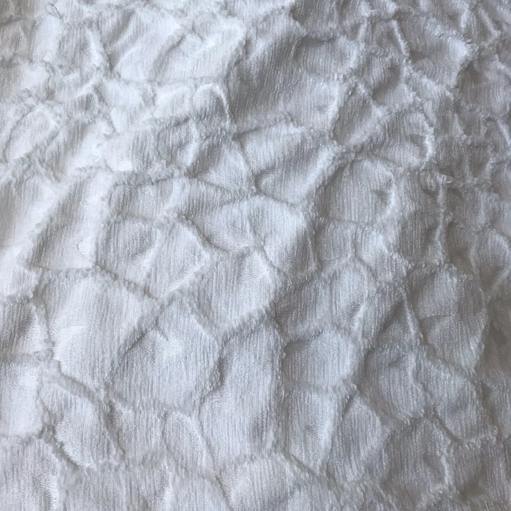 Tahari Home White Duvet Cover Twin size 64x88 Embossed Texture Design